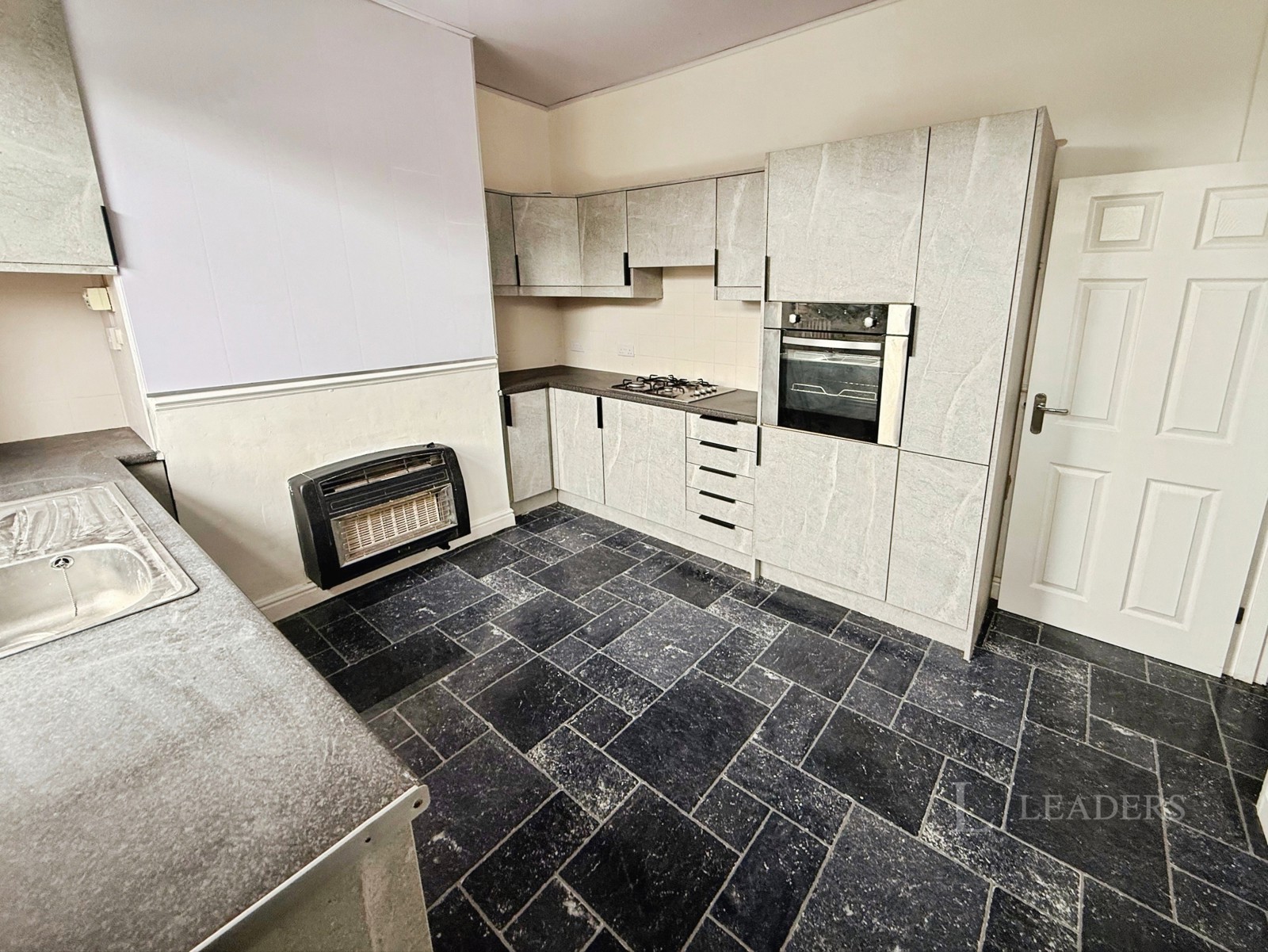2 bedroom house to rent - Pearson Road West, Bradford, West Yorkshire, BD6 - Property View 1