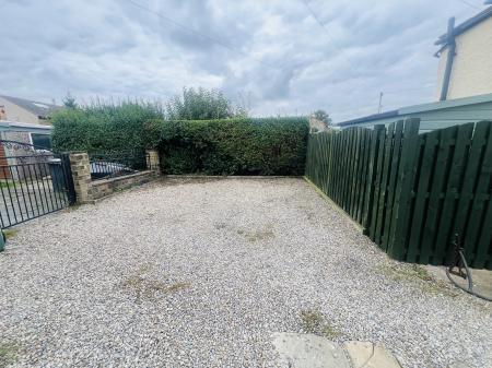 2 bedroom cottage to rent - Knowle Lane, Wyke, Bradford, BD12 - Property View 2