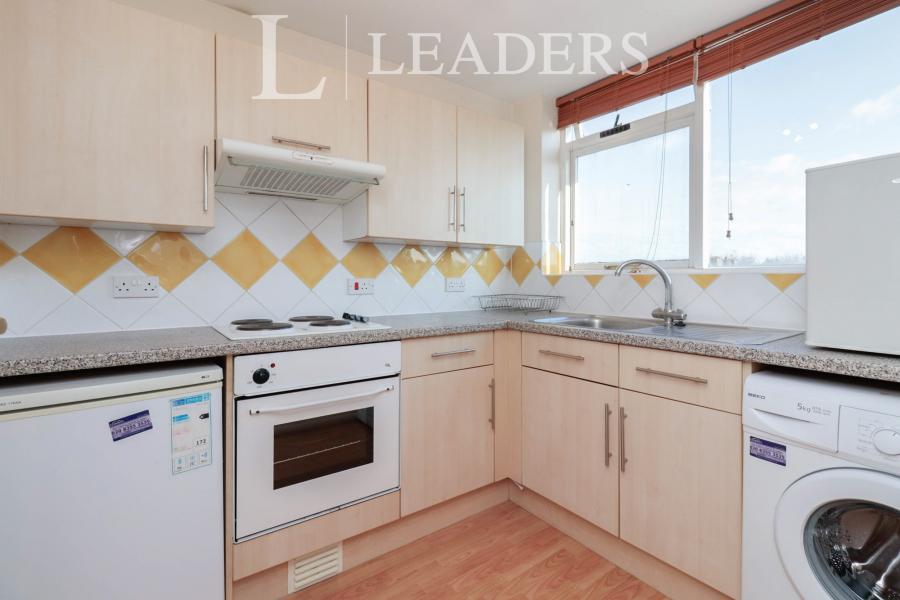 apartment to rent - Pickwick Court, 60 West Park, London, SE9 - Property View 2