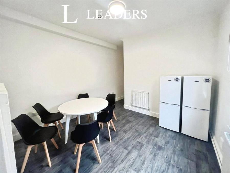 property to rent - Alexandra Street, Eastwood, Nottingham, Nottinghamshire, NG16 - Property View 3