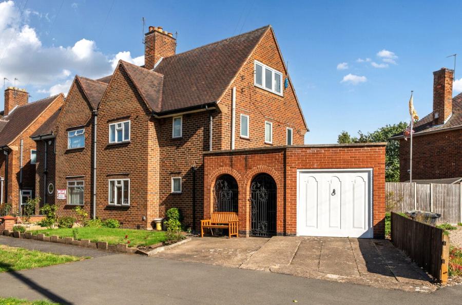 3 bedroom house for sale - Shelthorpe Road, Loughborough, Leicestershire, LE11 - Property View 1