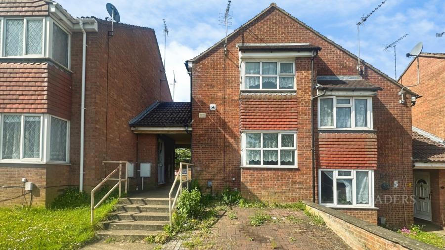 house to rent - Mount Pleasant Road, Luton, Bedfordshire, LU3 - Property View 1