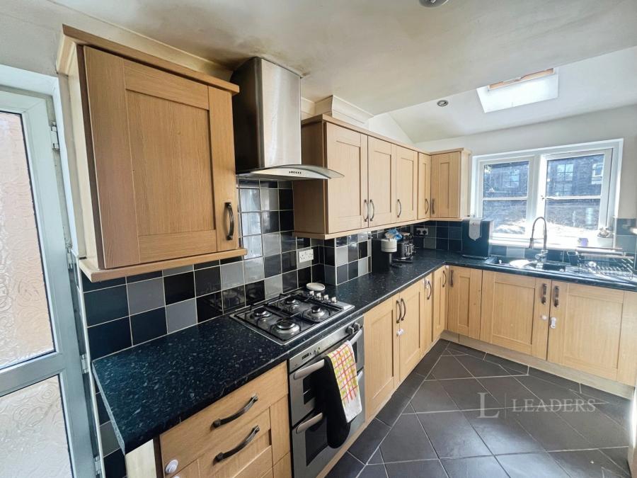 3 bedroom house to rent - Butely Road, Luton, Bedfordshire, LU4 - Property View 3