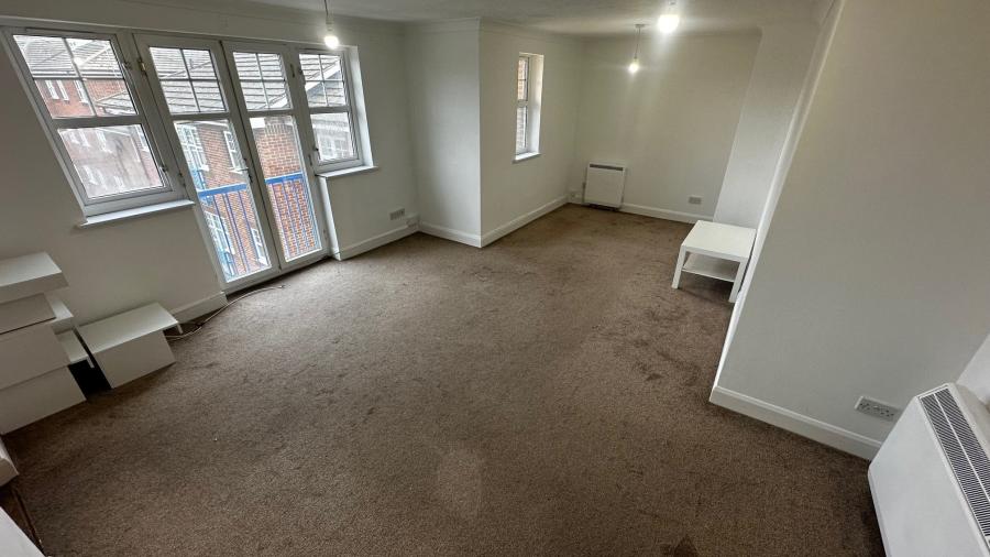 2 bedroom apartment to rent - Earls Meade, Luton, Bedfordshire, LU2 - Property View 2