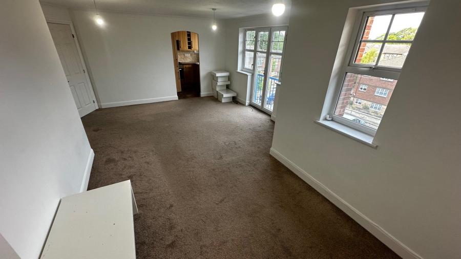2 bedroom apartment to rent - Earls Meade, Luton, Bedfordshire, LU2 - Property View 3