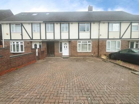 4 bed house for rent in Eaton Valley Road, Luton, LU2