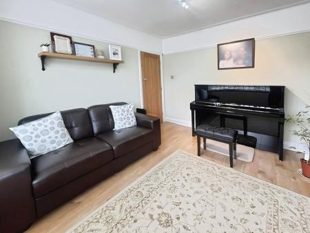4 bedroom house to rent - Woodlands Drive, Sale, Greater Manchester, M33 - Property View 3