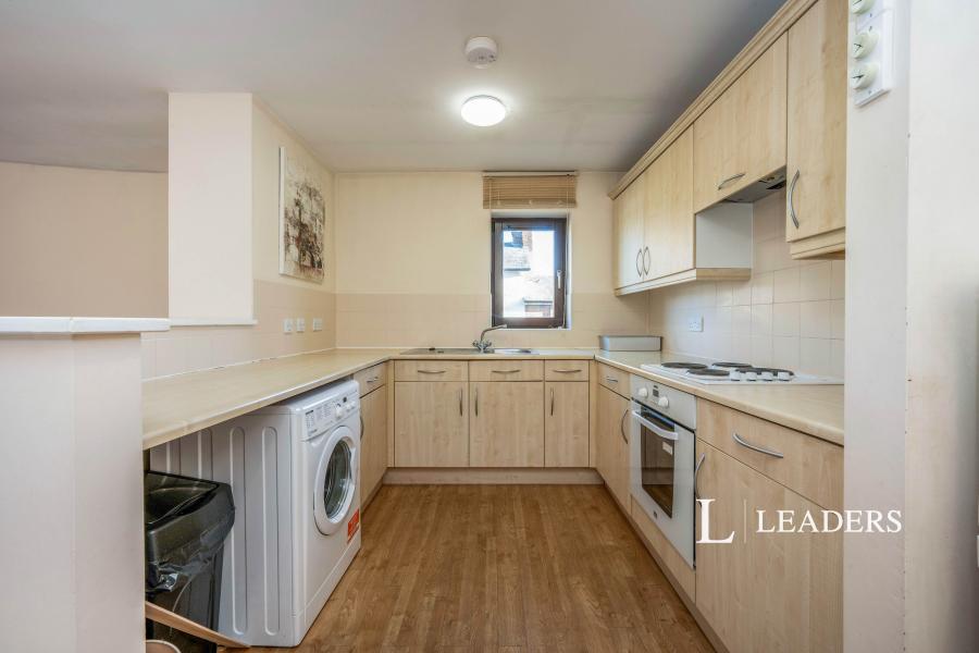 2 bedroom apartment to rent - High Street, Newport Pagnell, Buckinghamshire, MK16 - Property View 2