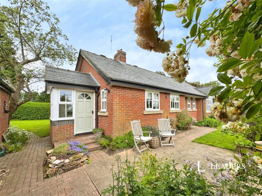 3 bedroom bungalow to rent - Stoke Hall Lane, Stoke, Nantwich, Cheshire, CW5 - Property View 1