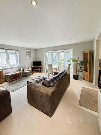 2 bedroom apartment to rent - The Oaks, 54 Barton Court Avenue, Barton on Sea, New Milton, BH25