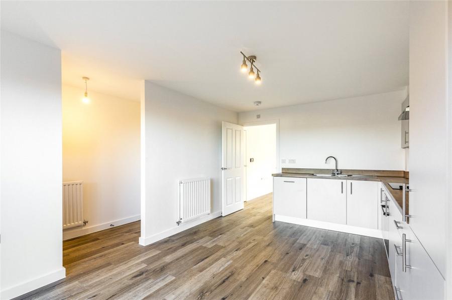 3 bedroom house to rent - Sickle Drive, Wellingborough, Northamptonshire, NN8 - Property View 3