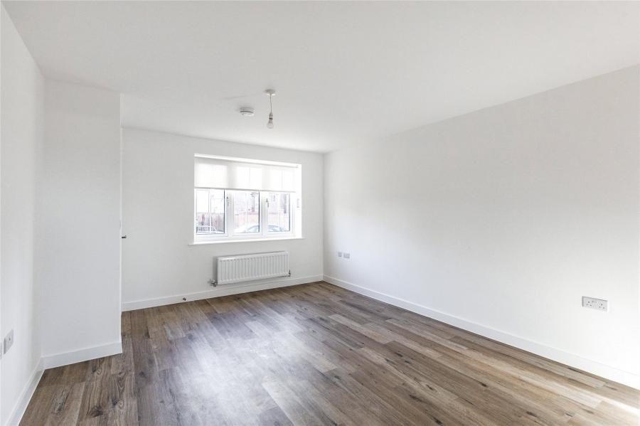 3 bedroom house to rent - Sickle Drive, Wellingborough, Northamptonshire, NN8 - Property View 2