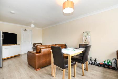 5 bed property for rent in Paxton Road, Northampton, Northamptonshire, NN3
