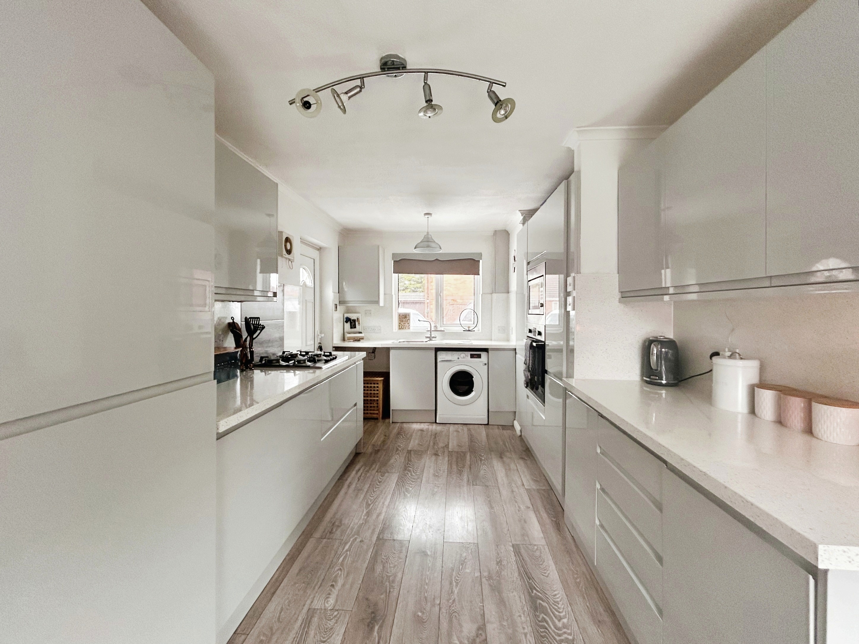 3 bedroom house to rent - Bradfield Close, Rushden, NN10 - Property View 1