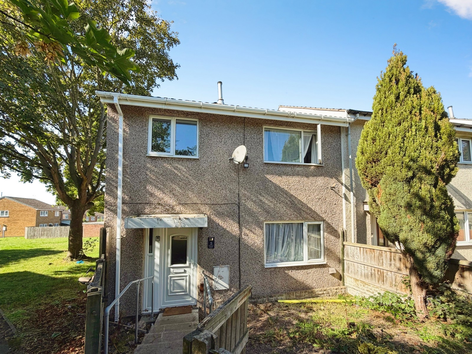 4 bedroom house to rent - Casper Court, Nottingham, Nottinghamshire, NG5 - Property View 1