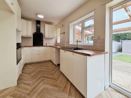 3 bedroom house to rent - Minver Crescent, Nottingham, Nottinghamshire, NG8 - Property View 2