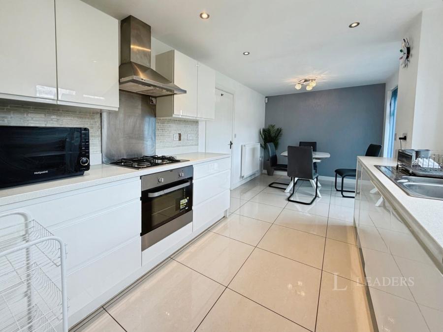 4 bedroom house to rent - Celeste Close, Nottingham, Nottinghamshire, NG8 - Property View 2