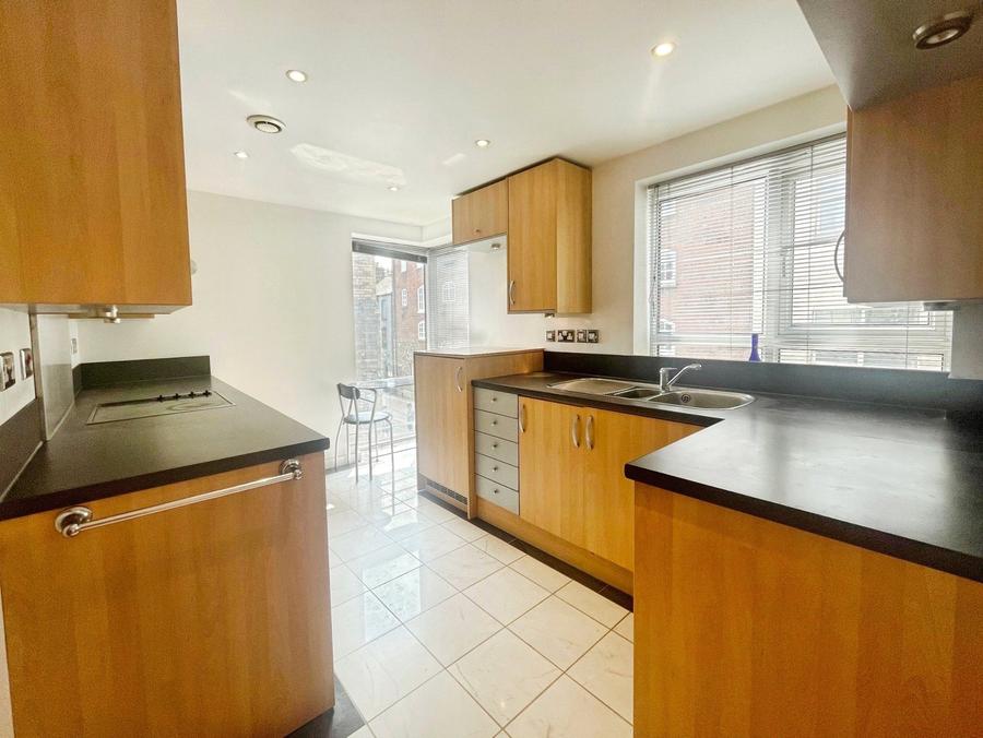 2 bedroom apartment to rent - Gloucester Square, Southampton, Hampshire, SO14 - Property View 2