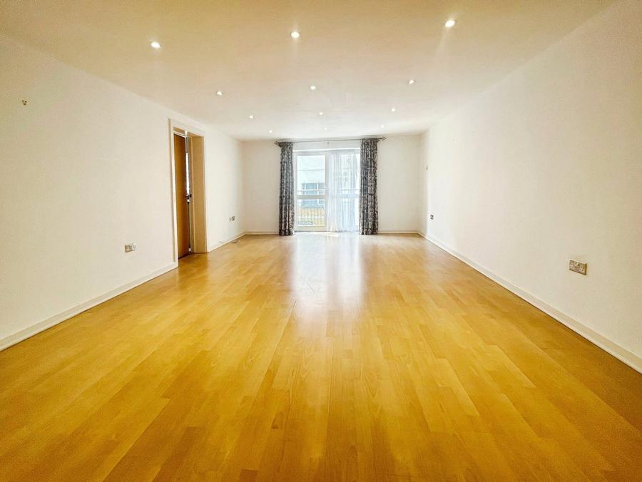 2 bedroom apartment to rent - Gloucester Square, Southampton, Hampshire, SO14 - Property View 3