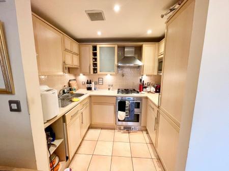 2 bedroom apartment to rent - Neptune Way, Southampton, SO14 - Property View 3