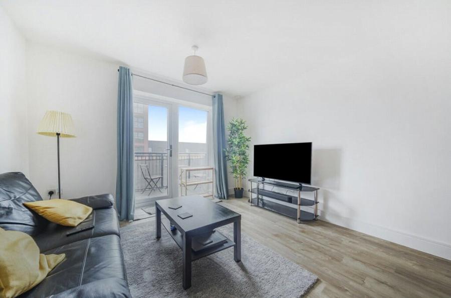 2 bedroom apartment to rent - Granada House, Meridian Way, Southampton, SO14 - Property View 2