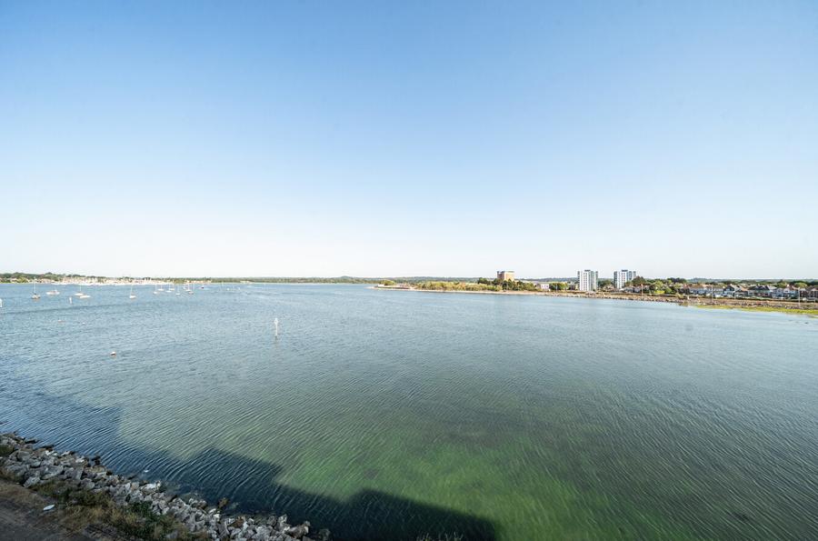 2 bedroom apartment for sale - Lifeboat Quay, Poole, Dorset, BH15 - Property View 1