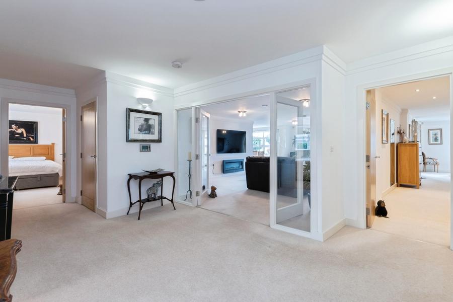 3 bedroom apartment to rent - Shore Road, Poole, Dorset, BH13 - Property View 3