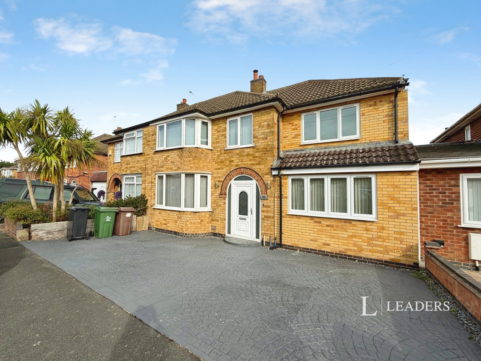 4 bedroom house to rent - Moorgate Avenue, Birstall, Leicester, LE4 - Property View 1
