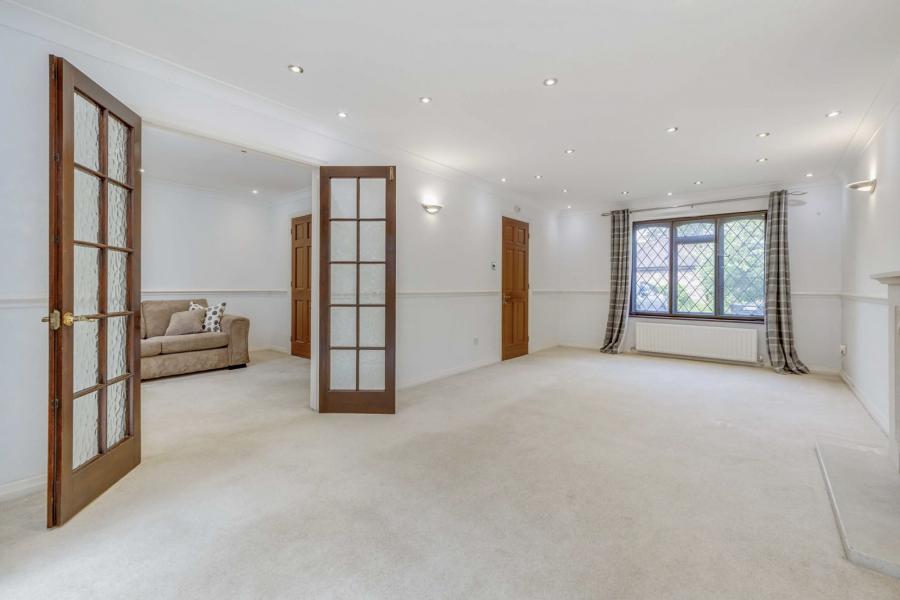 5 bedroom house to rent - Hedingham Close, Horley, Surrey, RH6 - Property View 2