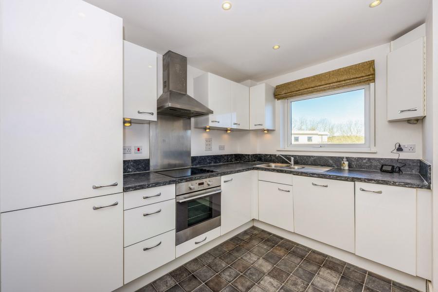 2 bedroom apartment to rent - Canalside, Redhill, Surrey, RH1 - Property View 2