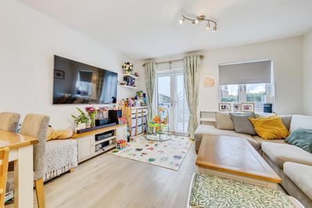 2 bedroom house to rent - Moy Green Drive, Horley, Surrey, RH6 - Property View 2
