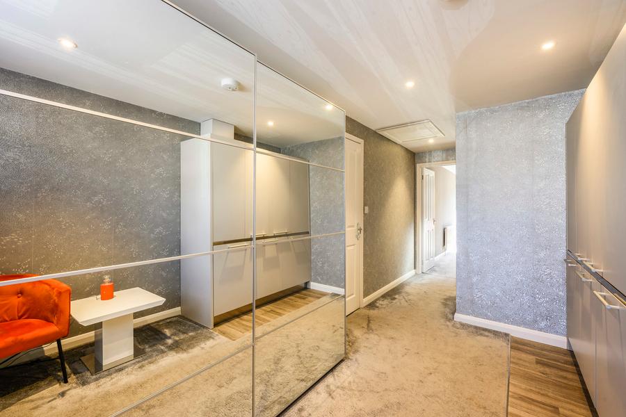 studio to rent - Parkhurst Road, Horley, RH6 - Property View 2