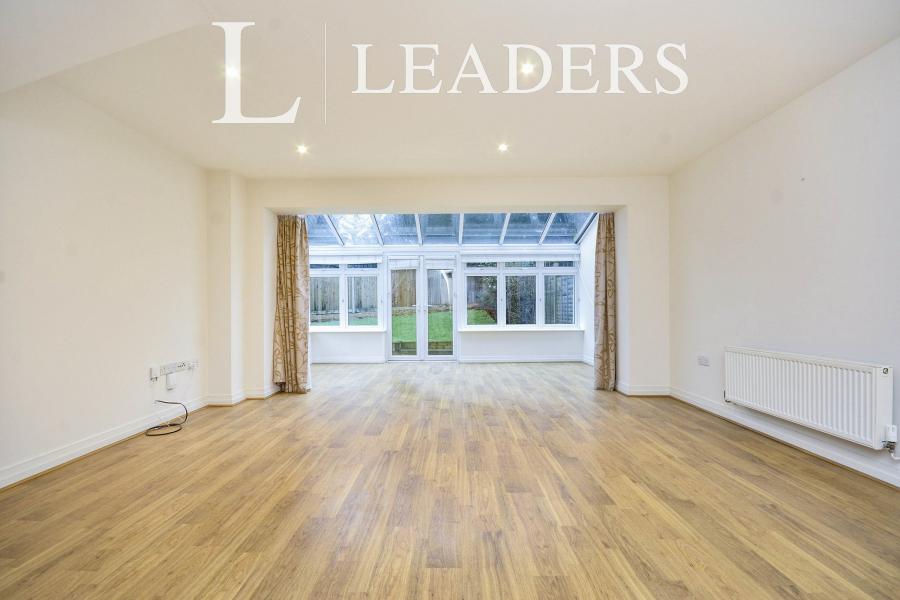 4 bedroom house to rent - Caberfeigh Close, Redhill, RH1 - Property View 2