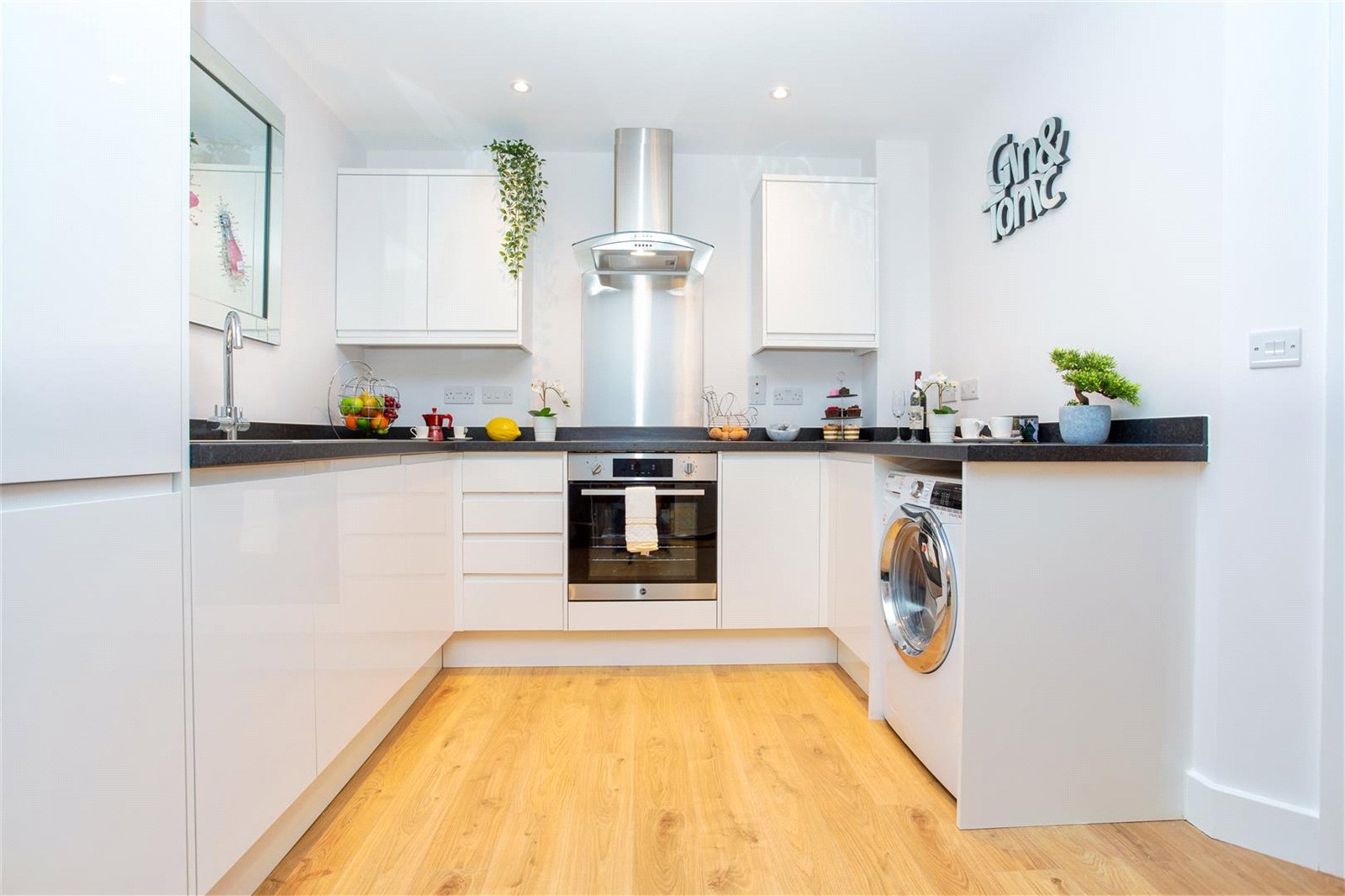 1 bedroom apartment to rent - Marketfield Court, Redhill, Surrey, RH1 - Property View 1