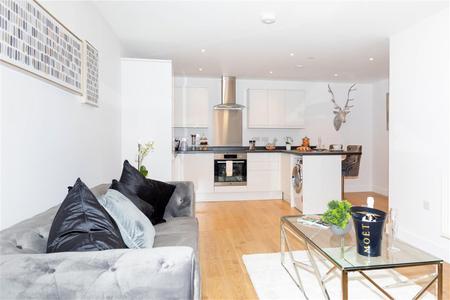 2 bedroom apartment to rent - Marketfield Way, Redhill, Surrey, RH1 - Property View 3