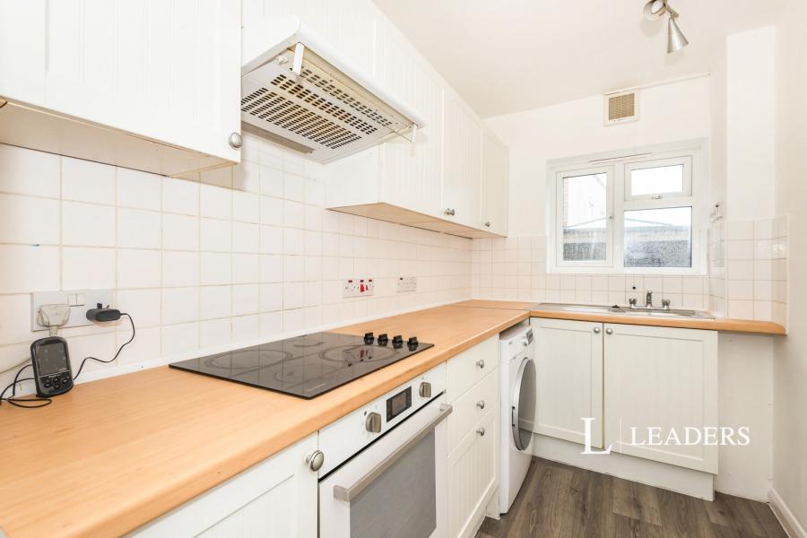 2 bedroom property to rent - Lesbourne Road, Reigate, RH2 - Property View 3