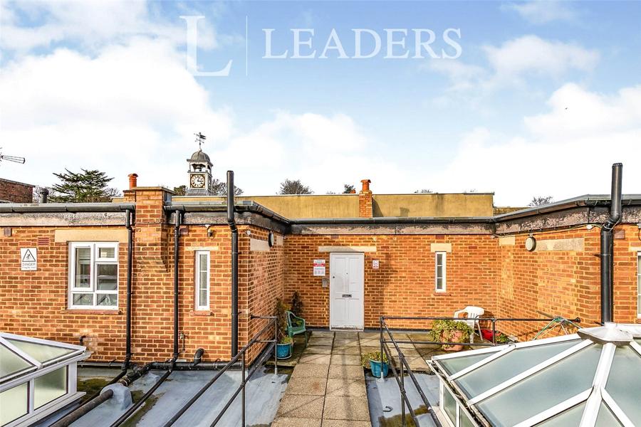studio to rent - High Street, Reigate, RH2 - Property View 1