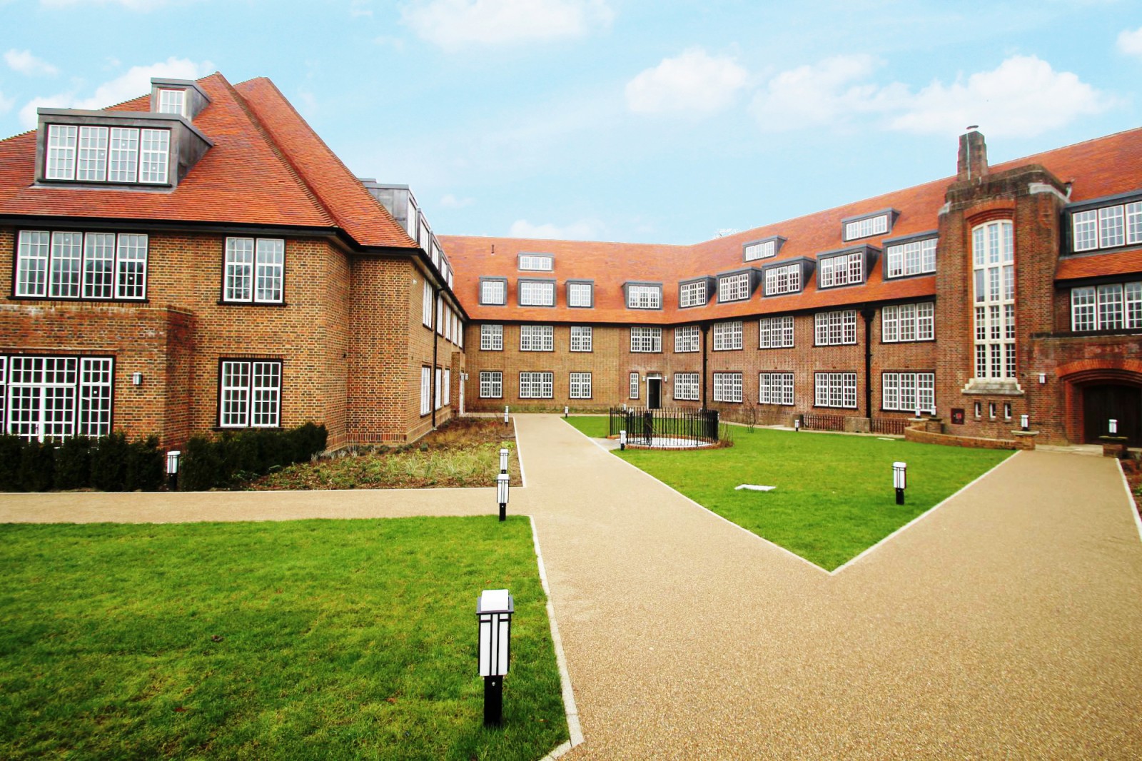 2 bedroom apartment to rent - Lesbourne Road, Reigate, RH2 - Property View 1