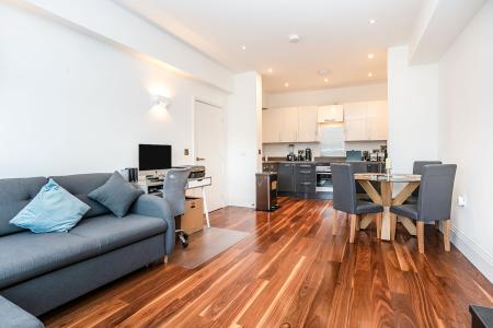 2 bedroom apartment to rent - Lesbourne Road, Reigate, RH2 - Property View 2