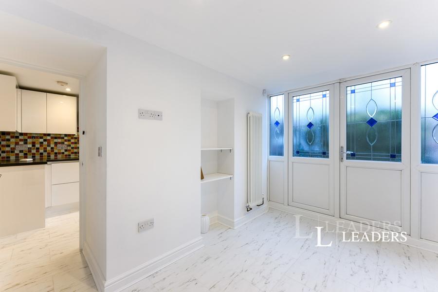 3 bedroom apartment to rent - Croydon Road, Reigate, RH2 - Property View 1