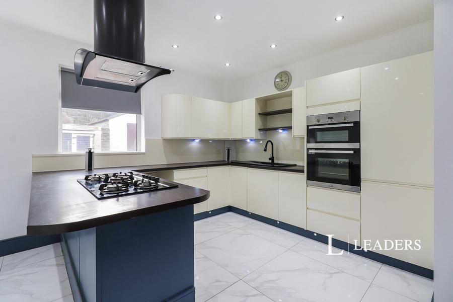 3 bedroom house to rent - Manchester Road, Stocksbridge, Sheffield, S36 - Property View 2