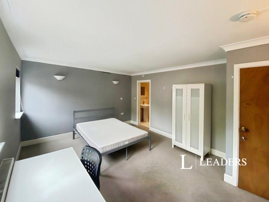 4 bedroom house for sale - Lyon Street, Southampton, Hampshire, SO14 - Property View 3
