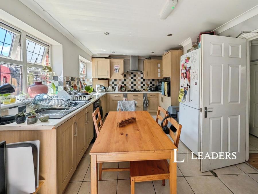 4 bedroom house for sale - Lyon Street, Southampton, Hampshire, SO14 - Property View 2