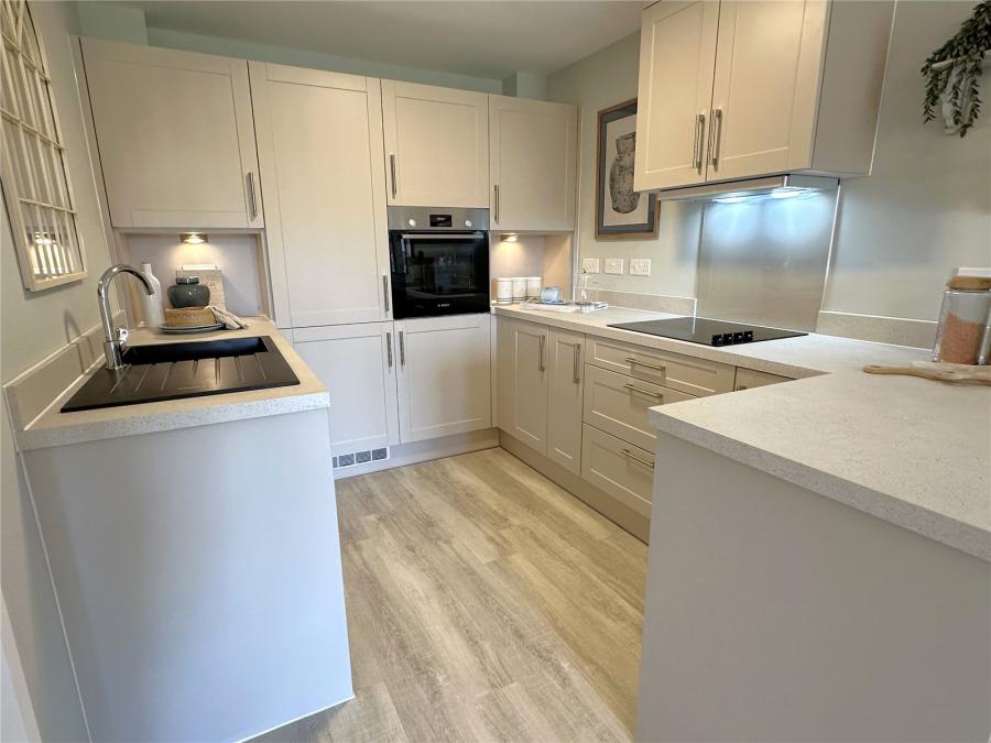 1 bedroom apartment to rent - Pacific Drive, Eastbourne, East Sussex, BN23 - Property View 3