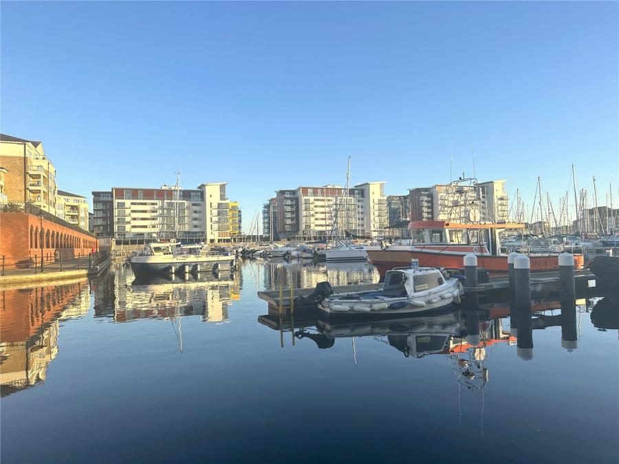 2 bedroom apartment to rent - Midway Quay, Eastbourne, East Sussex, BN23 - Property View 3