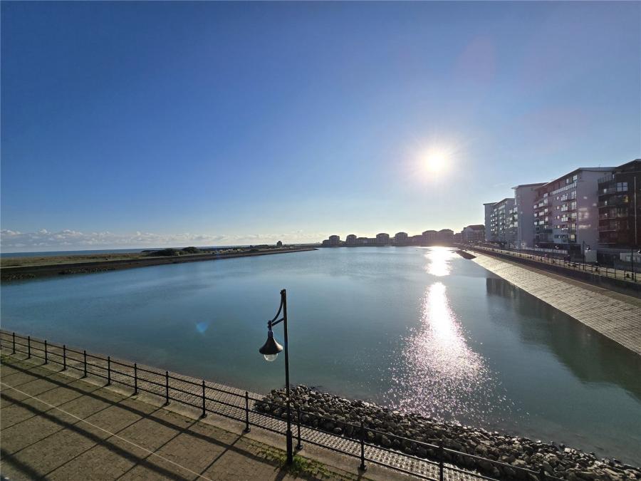 2 bedroom apartment to rent - Macquarie Quay, Eastbourne, East Sussex, BN23 - Property View 1