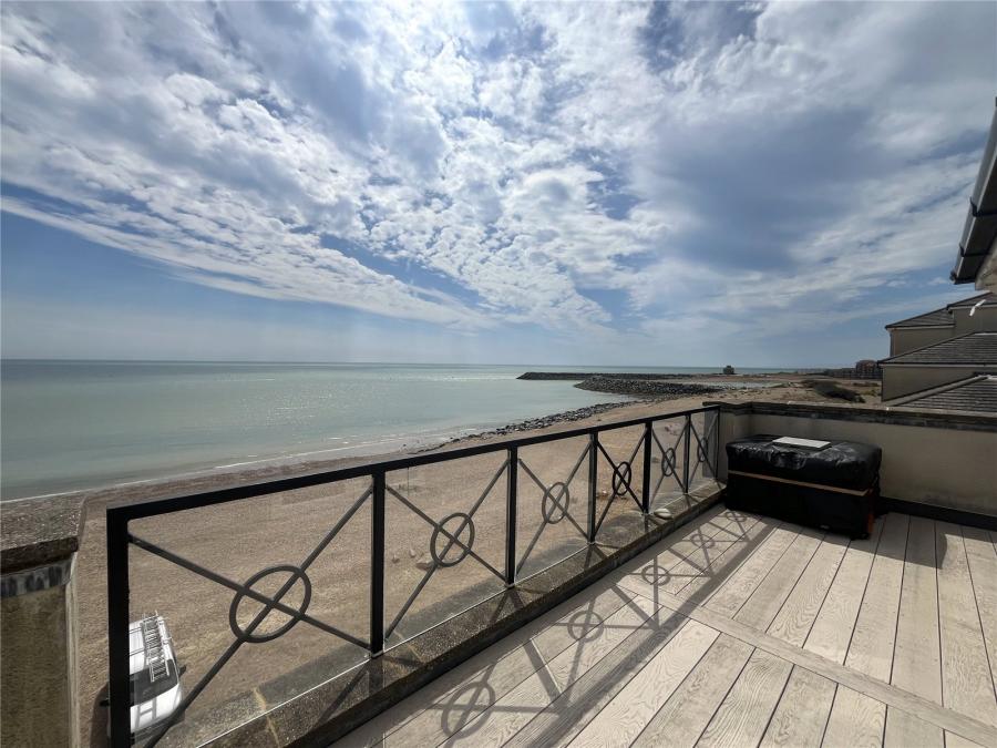 3 bedroom duplex to rent - Macquarie Quay, Eastbourne, East Sussex, BN23 - Property View 1