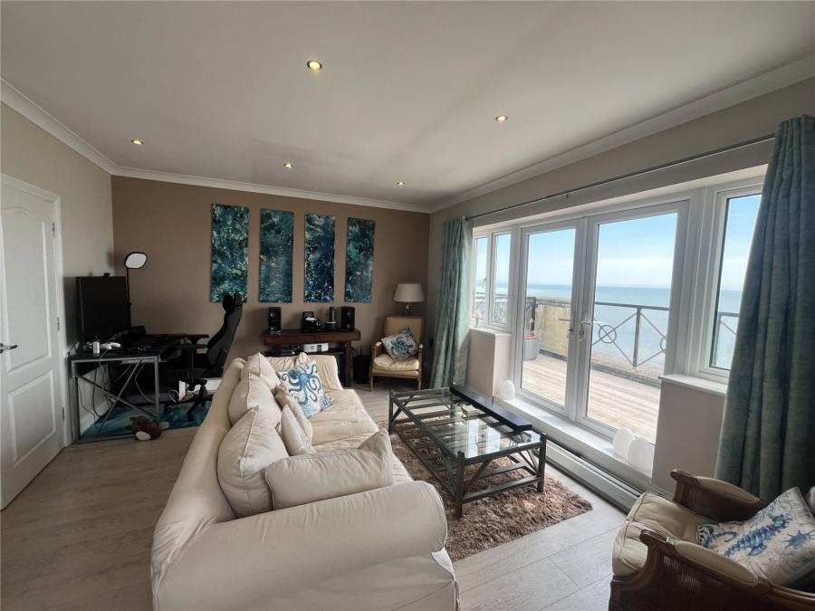 3 bedroom duplex to rent - Macquarie Quay, Eastbourne, East Sussex, BN23 - Property View 3