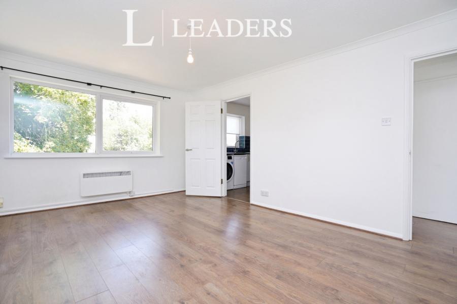 2 bedroom apartment to rent - Cedar Court, St. Albans, Hertfordshire, AL4 - Property View 2