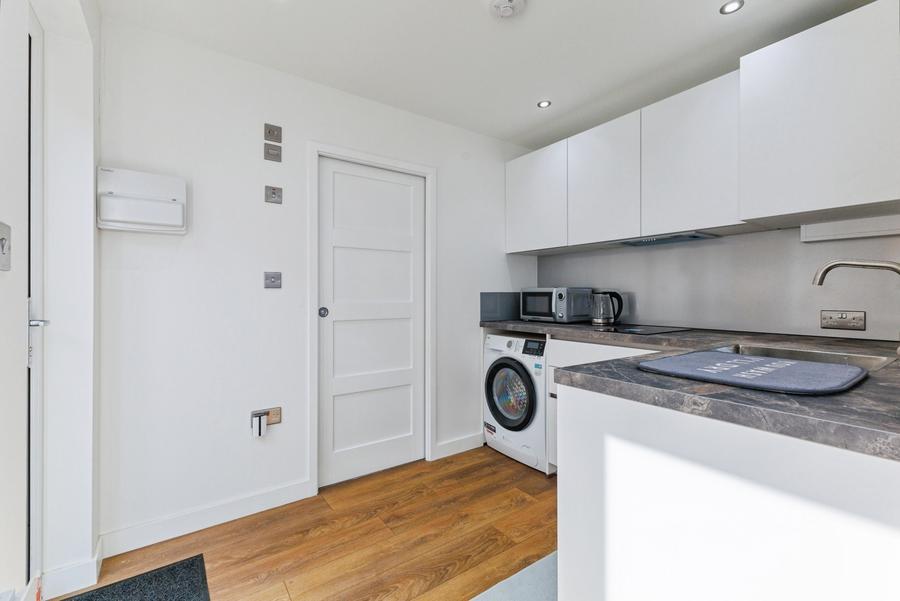 studio to rent - St. Thomas Row, Calthorpe Gardens, Sutton, SM1 - Property View 2